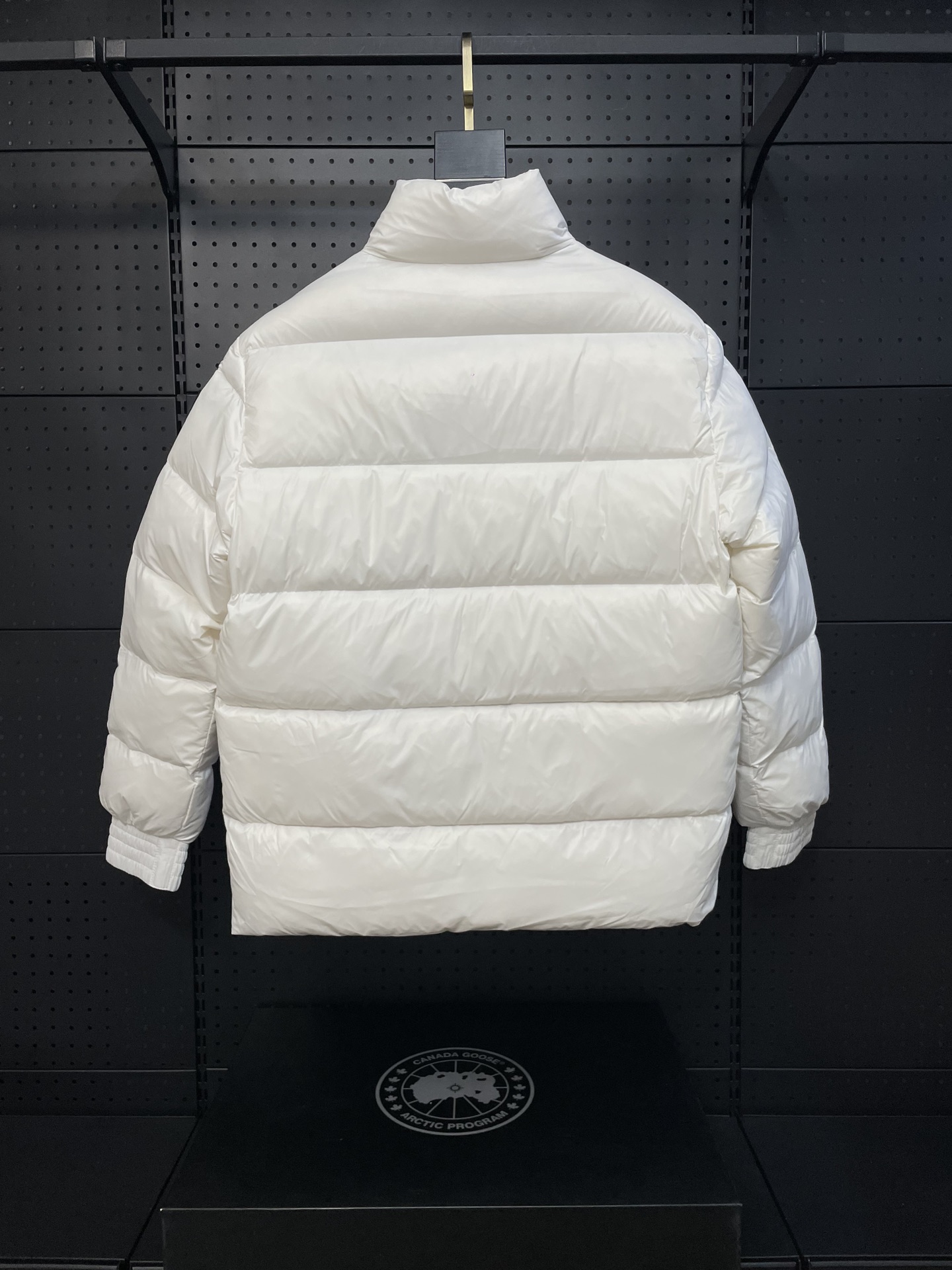 40_MOOSE KNUCKLES Down Jacket