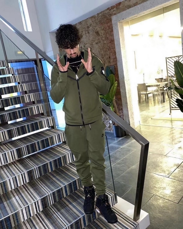 46_Nike Tracksuit