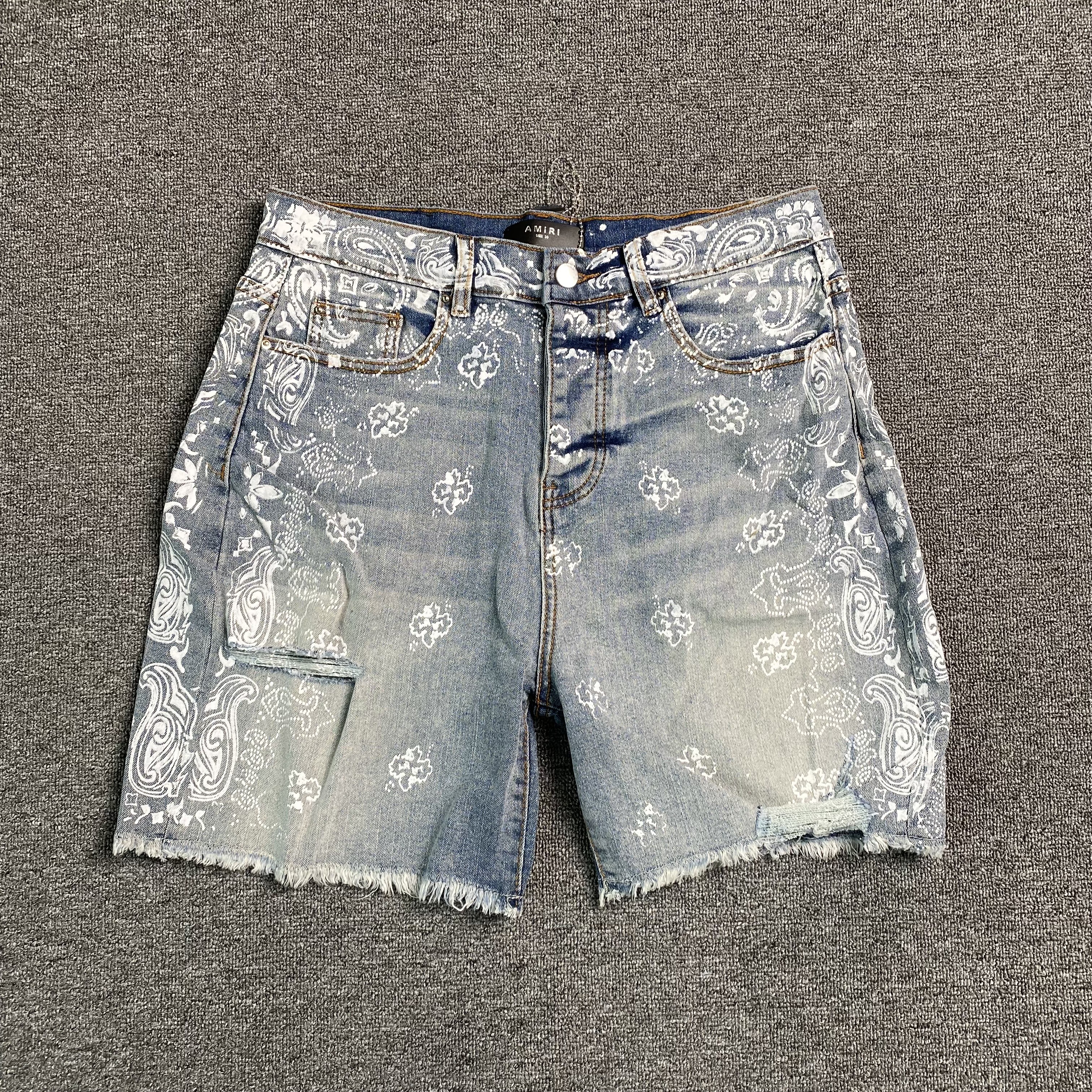 100_228 AMIRI Jeans