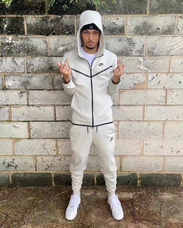 41_Nike Tracksuit