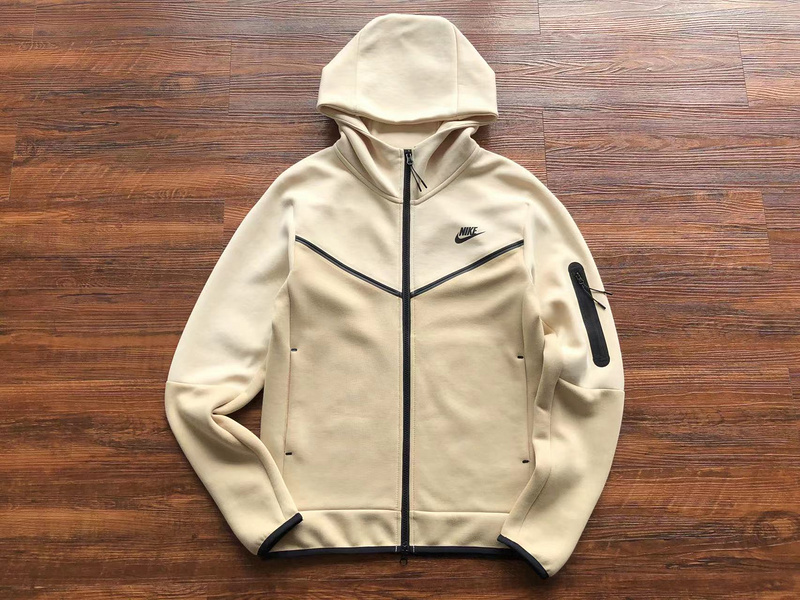 35_Nike Tracksuit