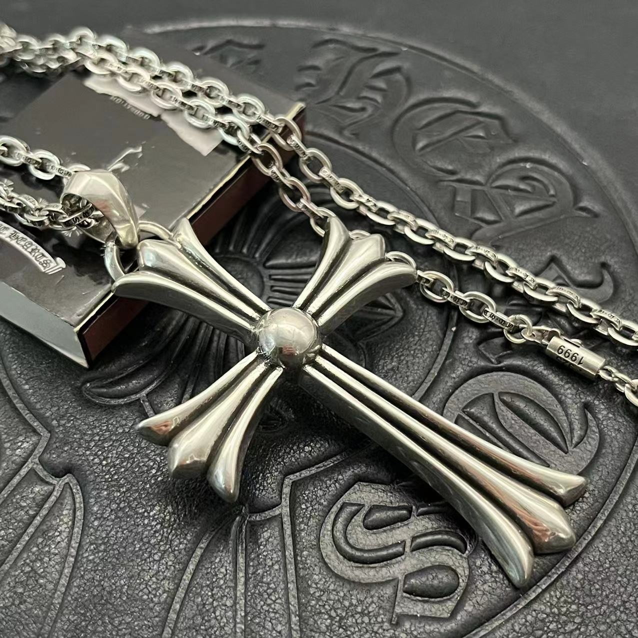 11_Chrome Heart Necklace