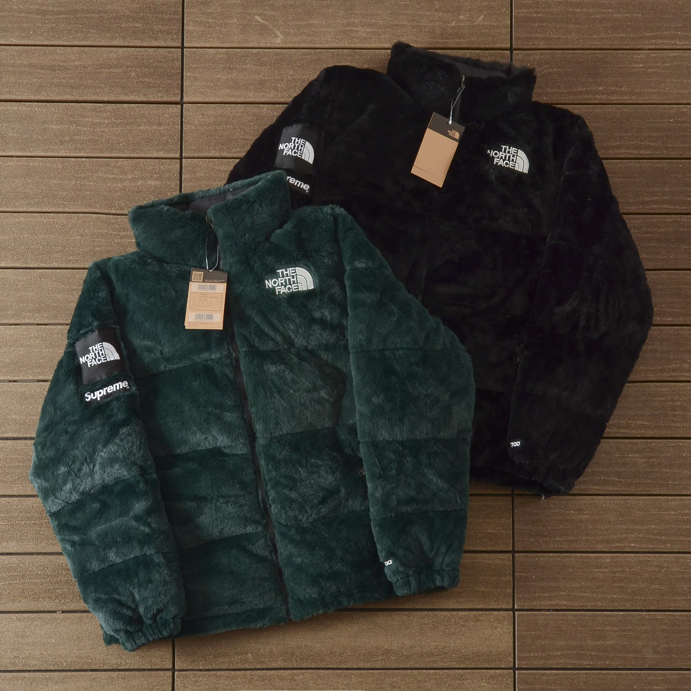 69_498 SUPREME & TNF DOWN JACKET