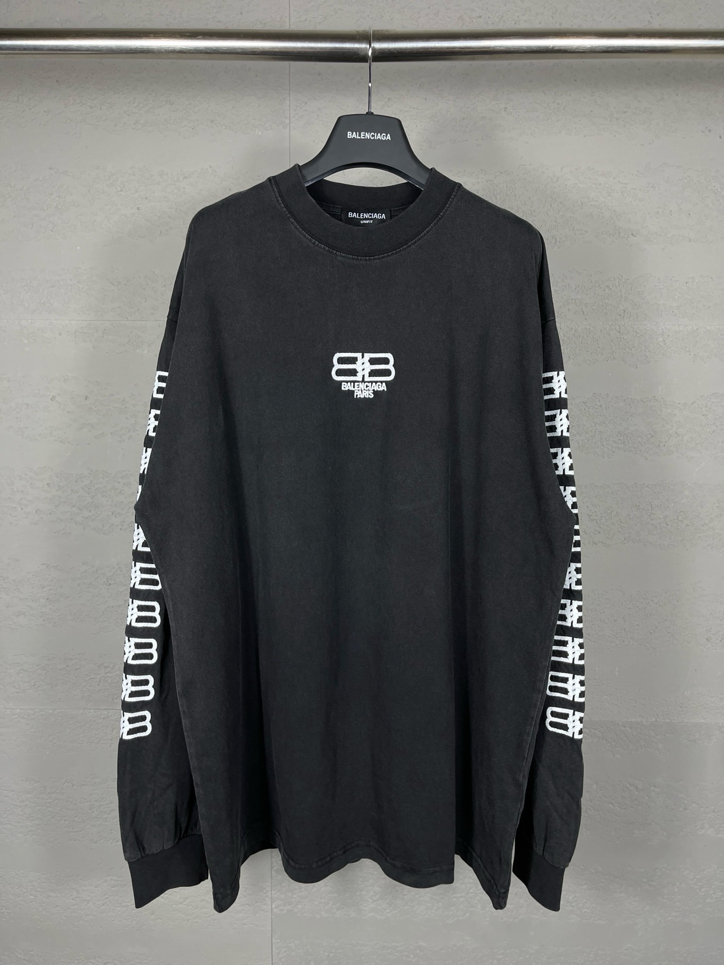 72_Balenciaga Crewneck
