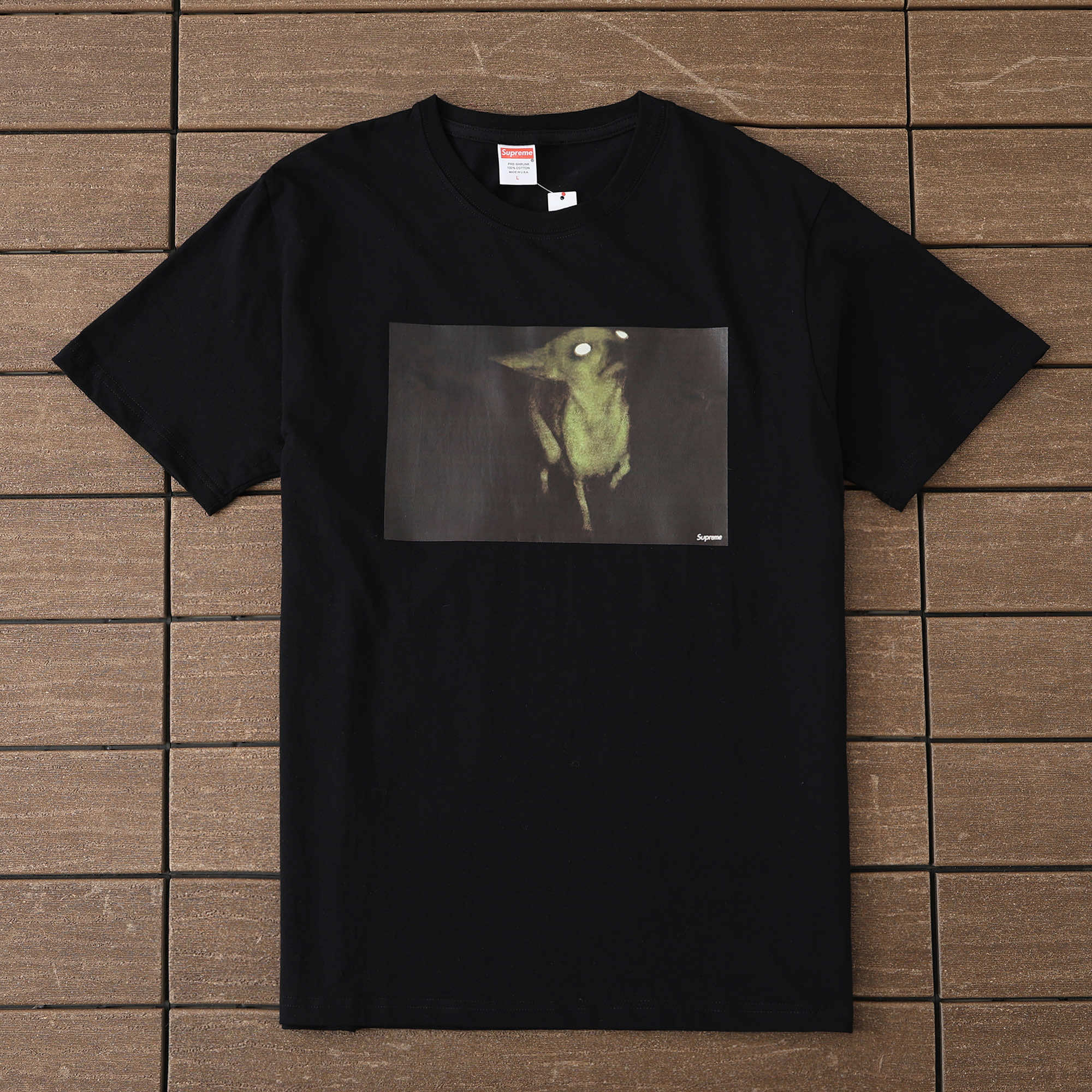 46_118 SUPREME T-shirt