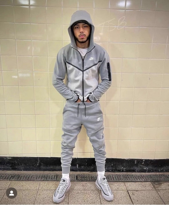 25_Nike Tracksuit