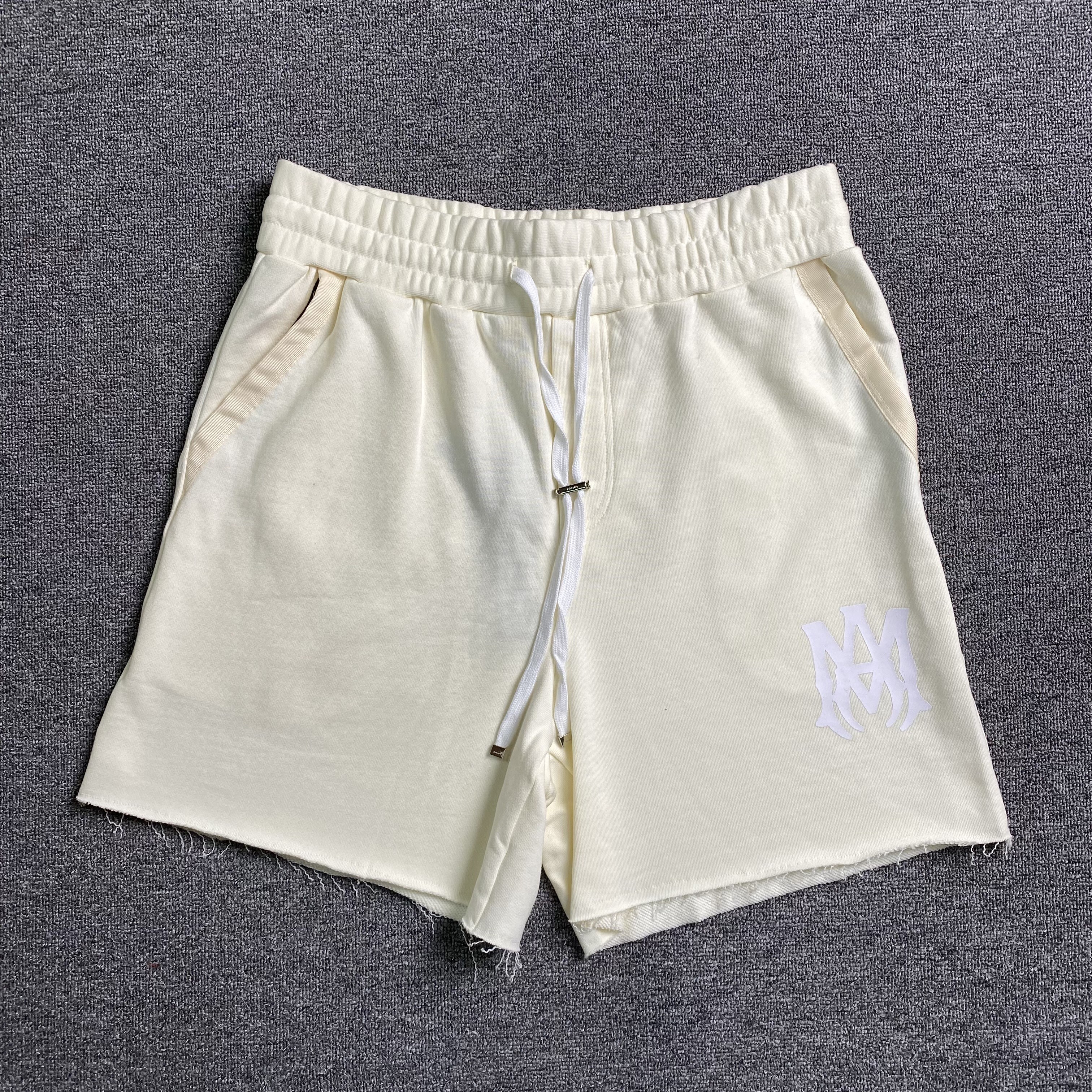 104_210 AMIRI Shorts