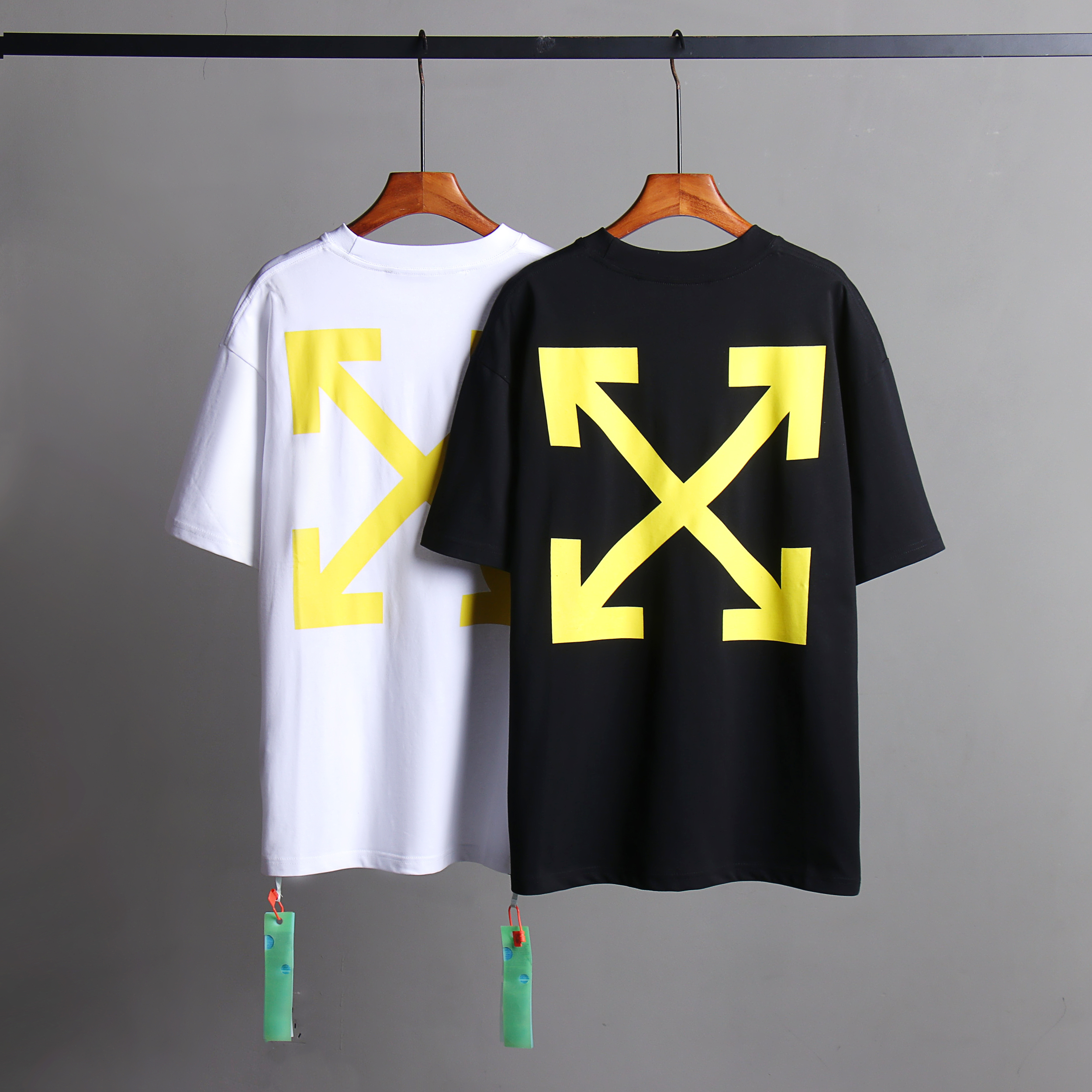 106_2630 Off-White T-shirt