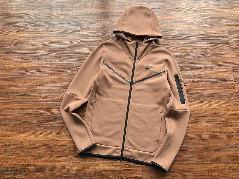 20_Nike Tracksuit