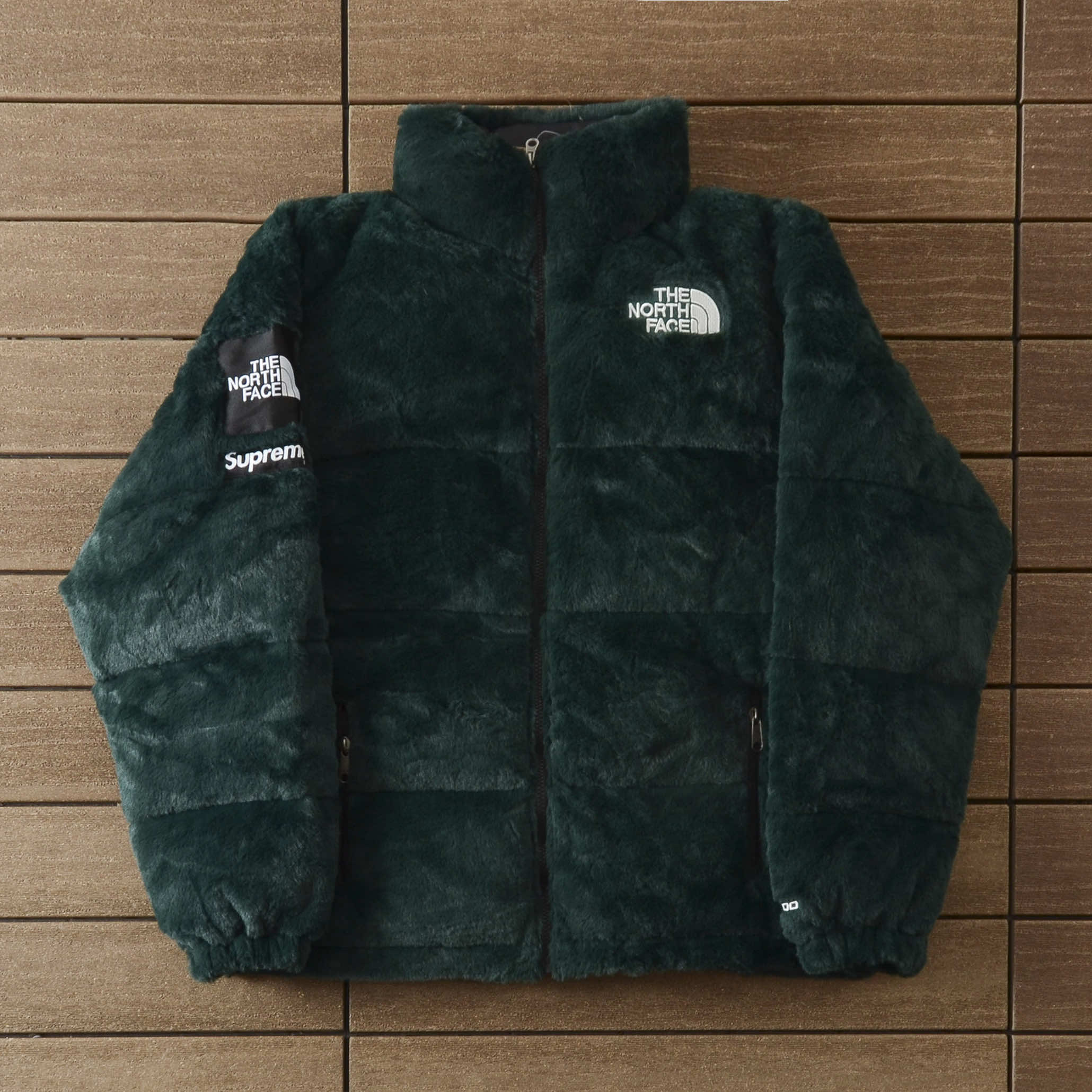69_498 SUPREME & TNF DOWN JACKET