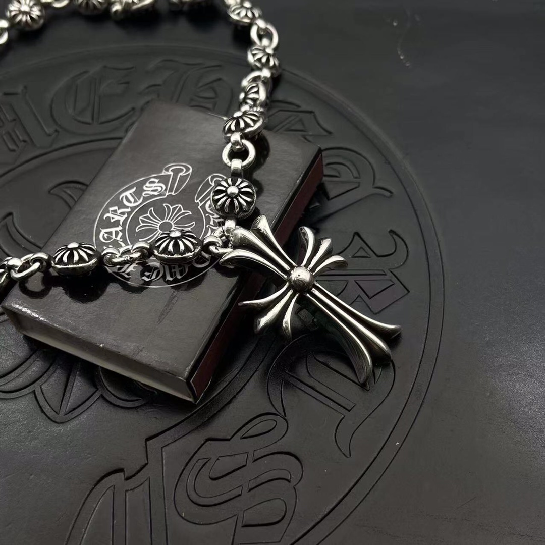 13_Chrome Heart Necklace