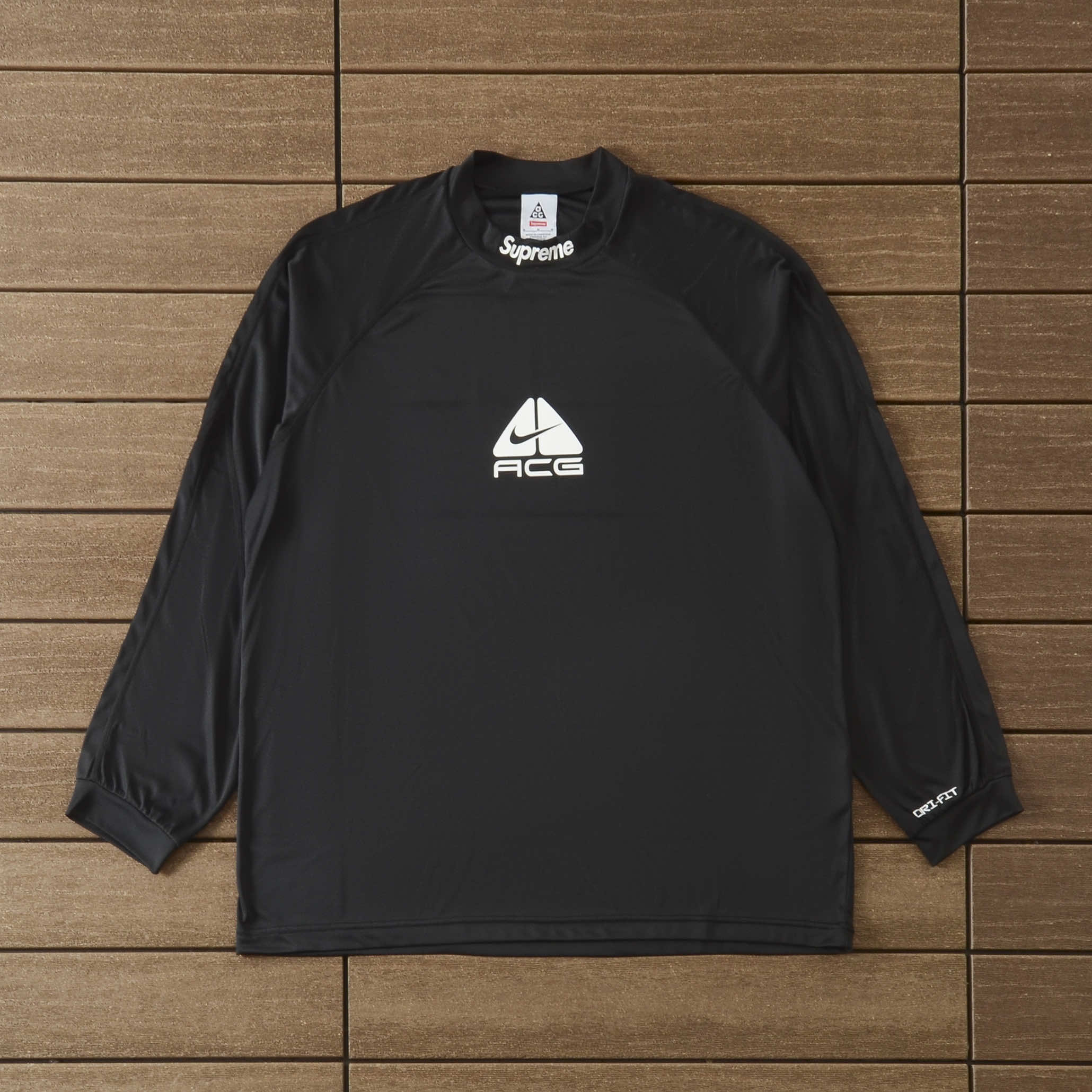 73_148 NIKE & SUPREME CREWNECK