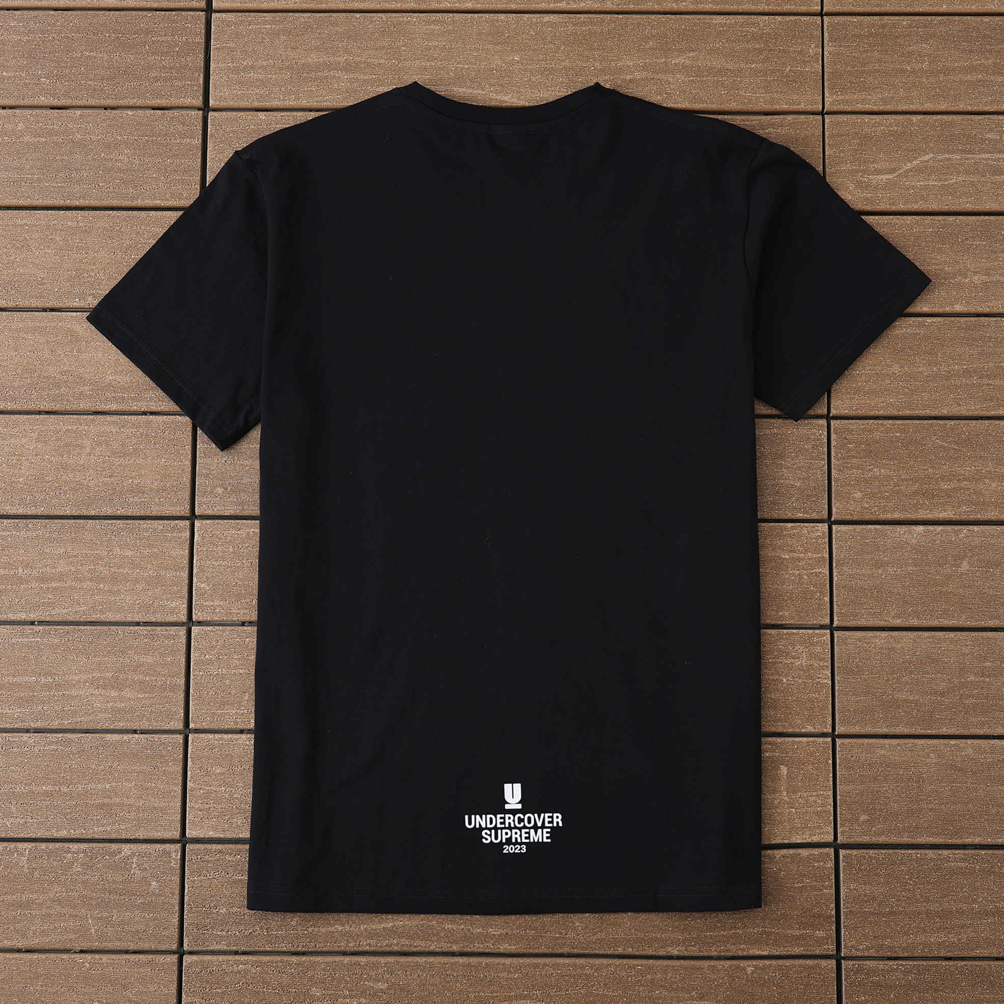 39_118 SUPREME T-shirt