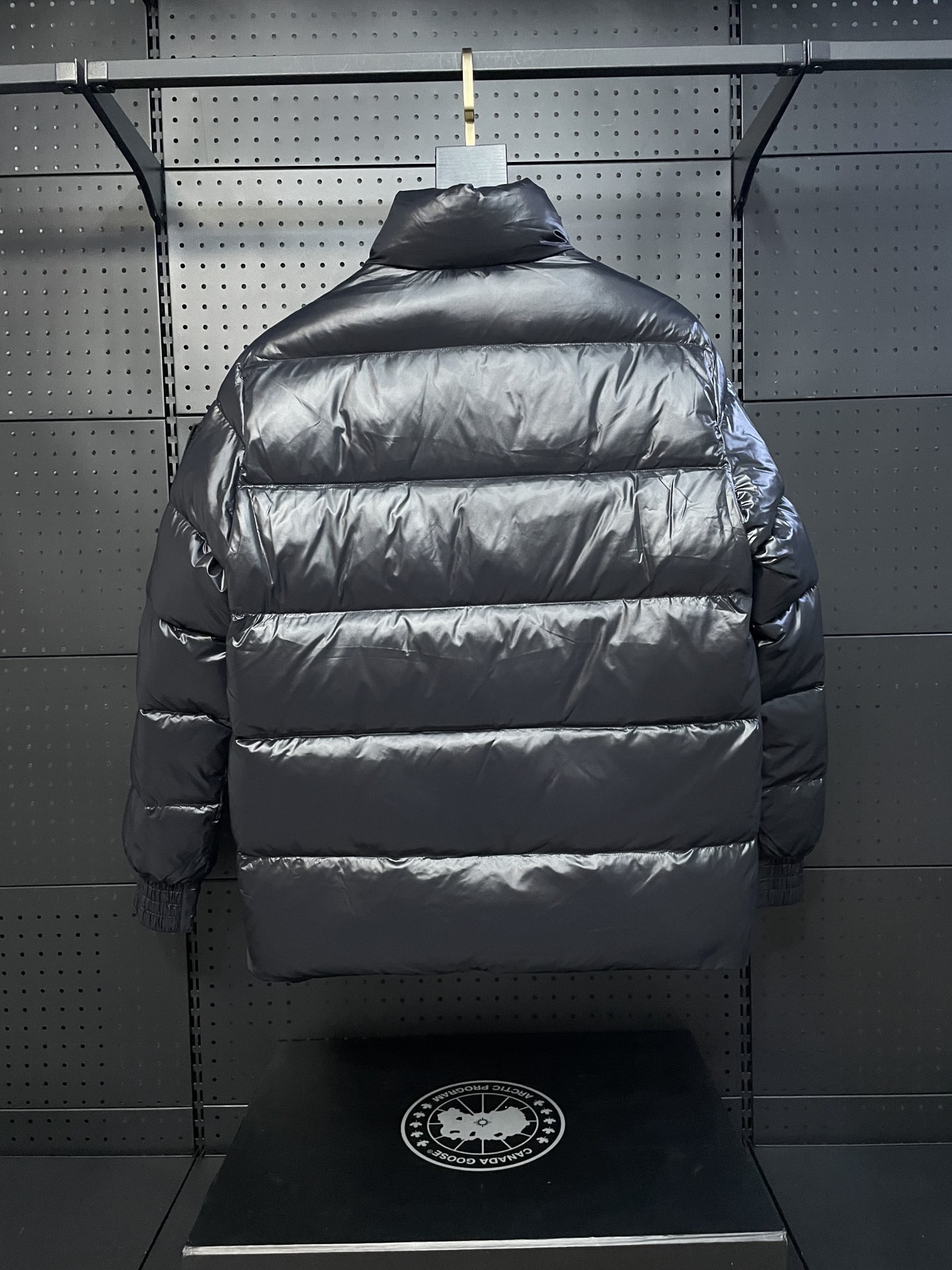 39_MOOSE KNUCKLES Down Jacket