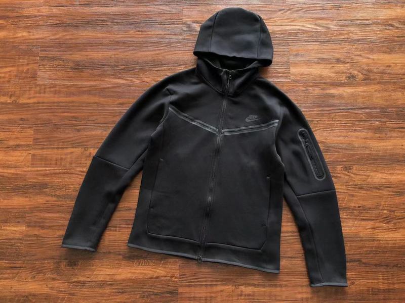 50_Nike Tracksuit