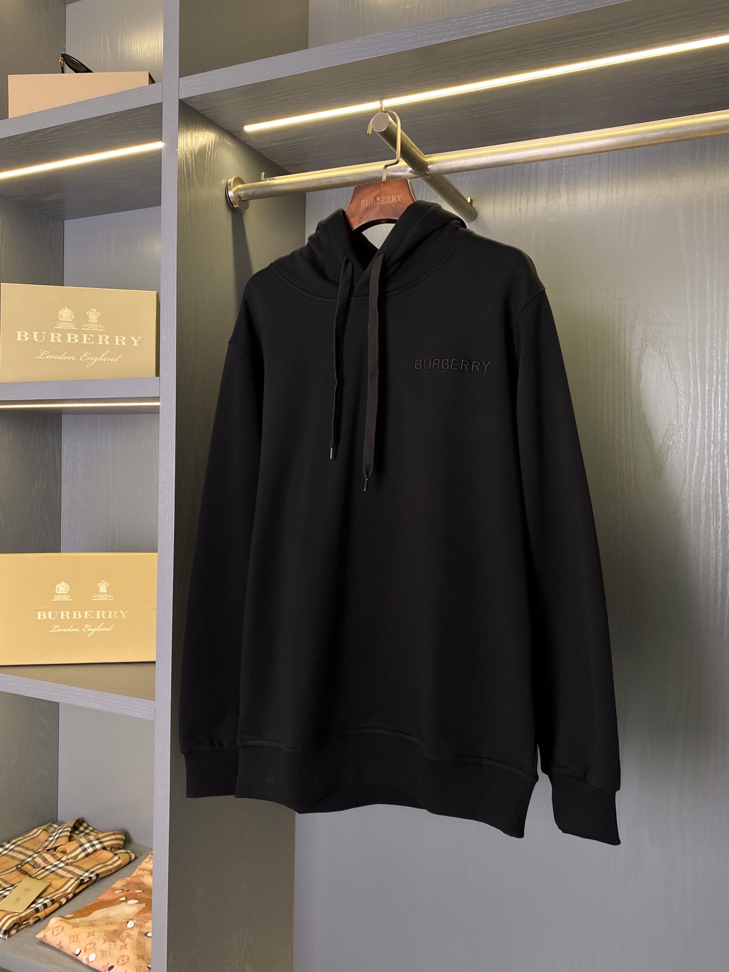 3_Burberry Hoodie
