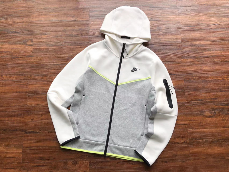 18_Nike Tracksuit