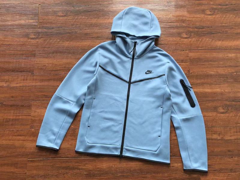 44_Nike Tracksuit