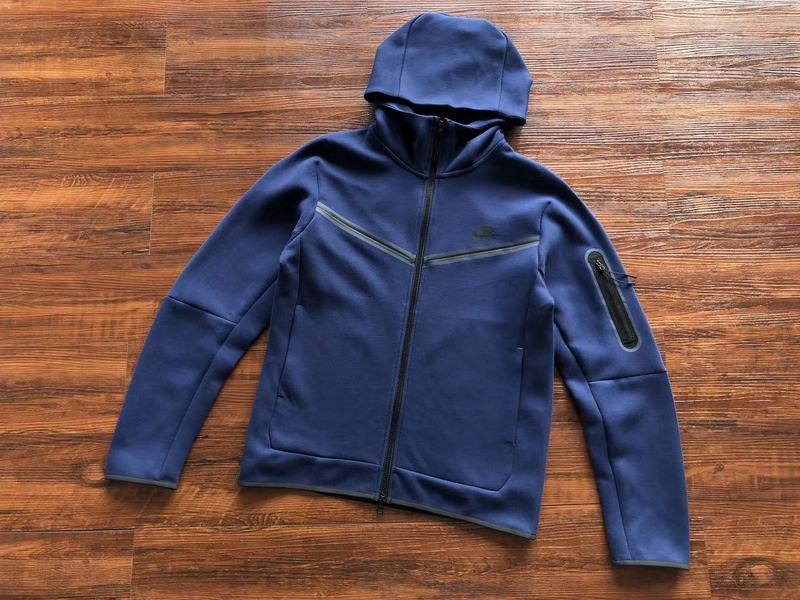 48_Nike Tracksuit