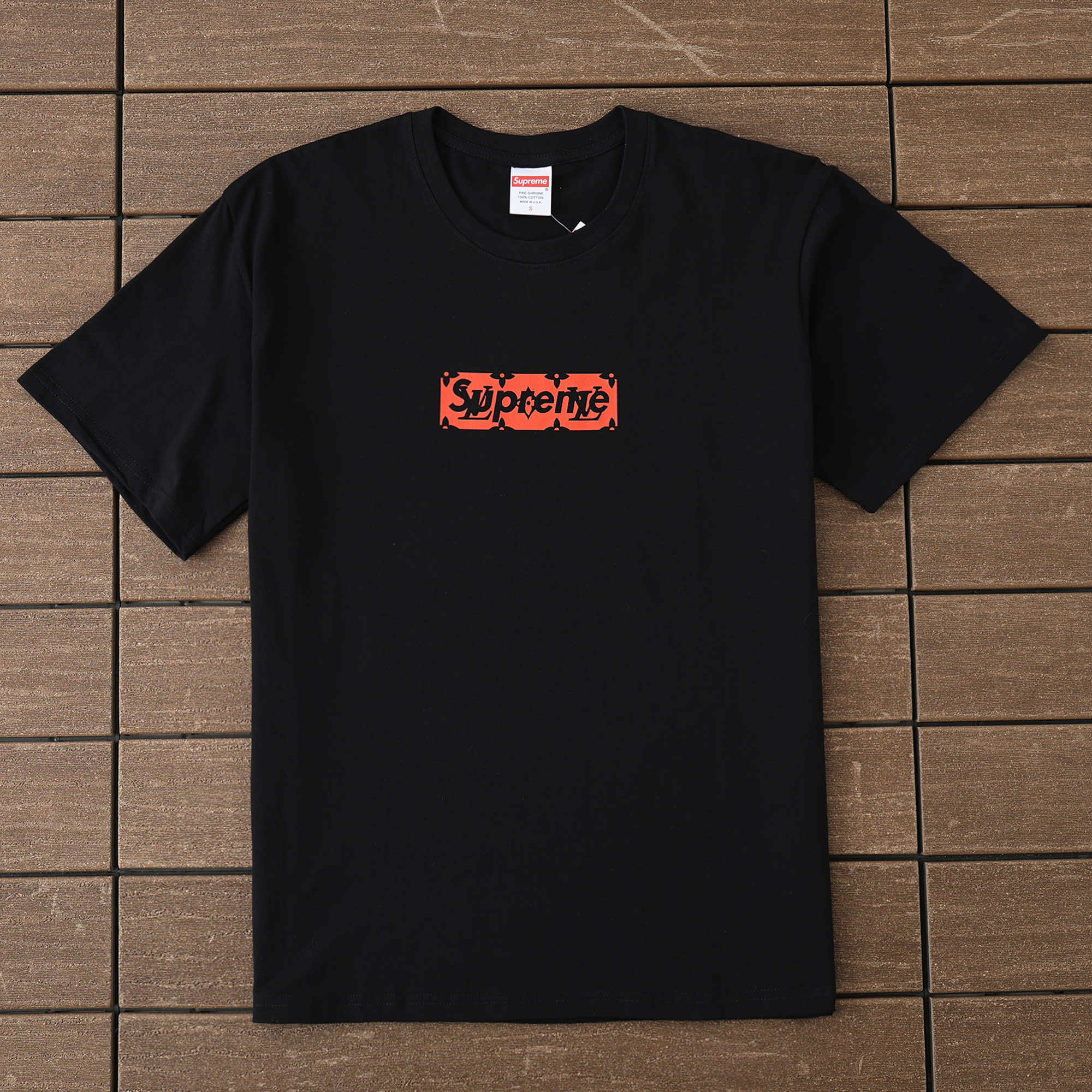 43_118 SUPREME T-shirt
