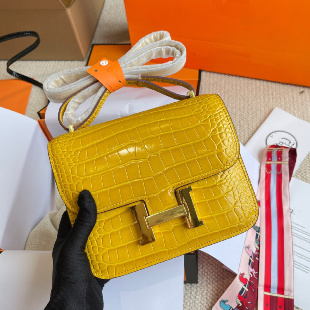 Hermes Constance Mini 19