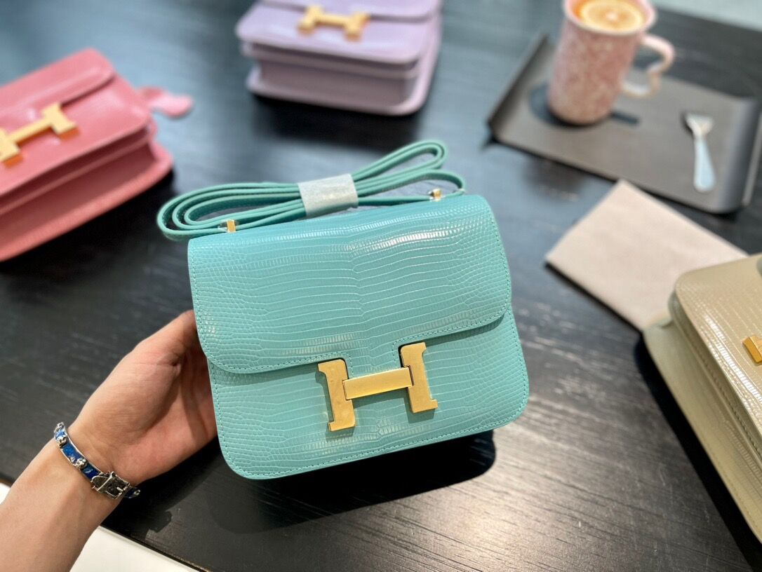 Hermes Constance Mini 19