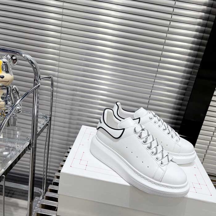 Oversized Sneaker