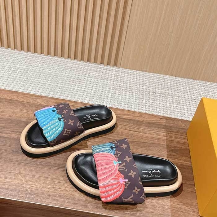 Wmns Pool Pillow Flat Comfort Mule x Yayoi Kusama