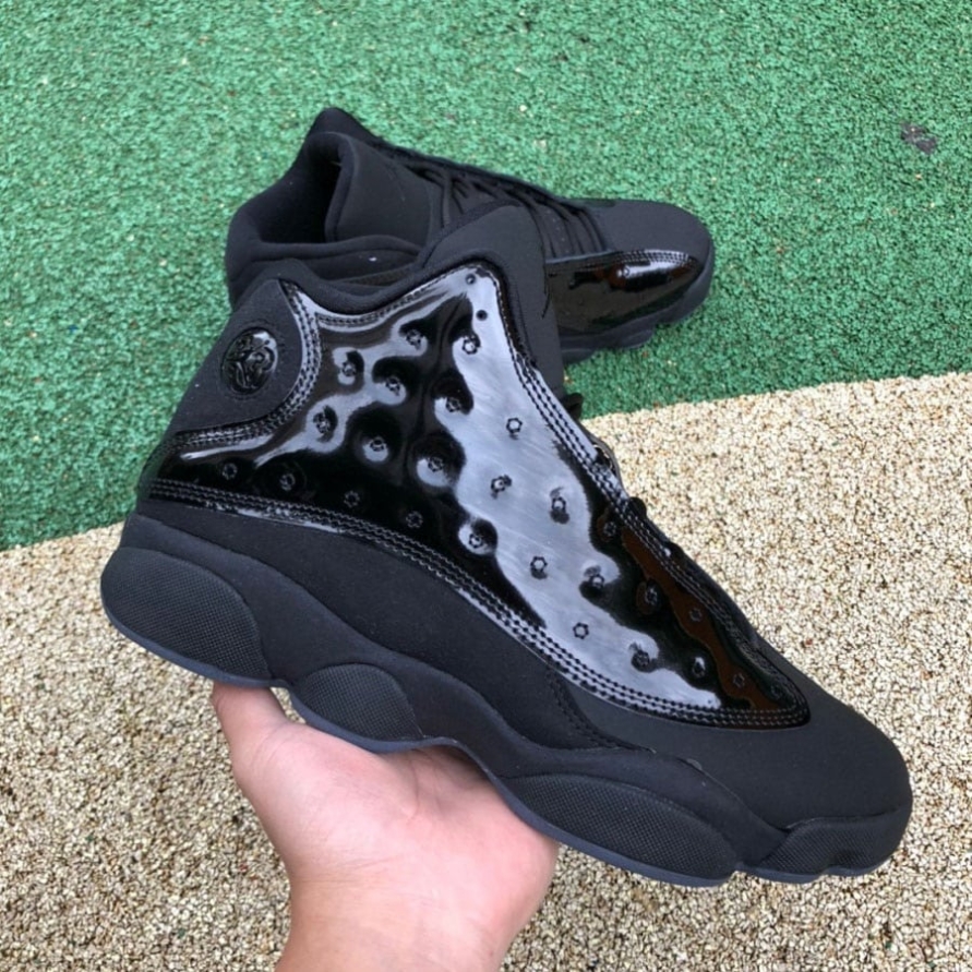 JORDAN 13 RETRO ' CAP AND GOWN '