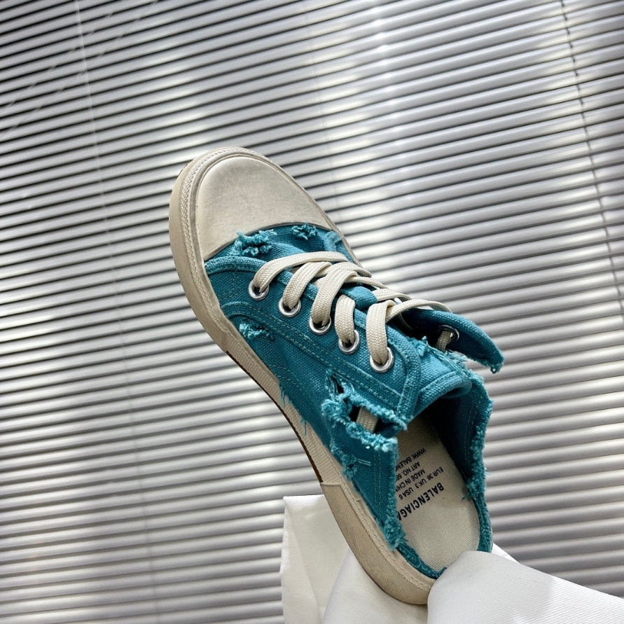 Paris Slip On Sneaker