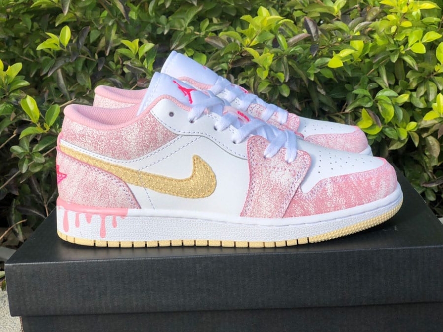 Jordan 1 Low ' Strawberry Ice Cream ' (GS)