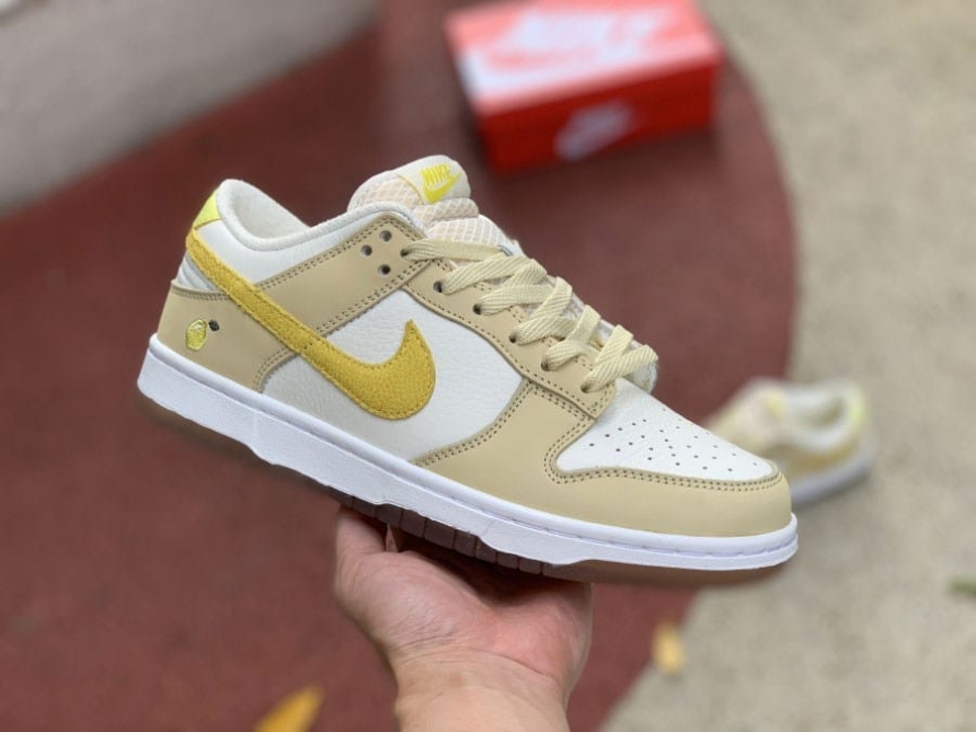 Dunk Low ' Lemon Drop ' (W)