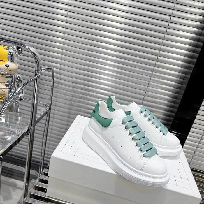 Oversized Sneaker