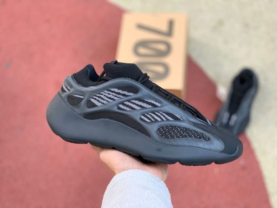 Yeezy 700 V3 ' Alvah '
