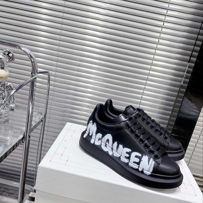 Oversized Sneaker
