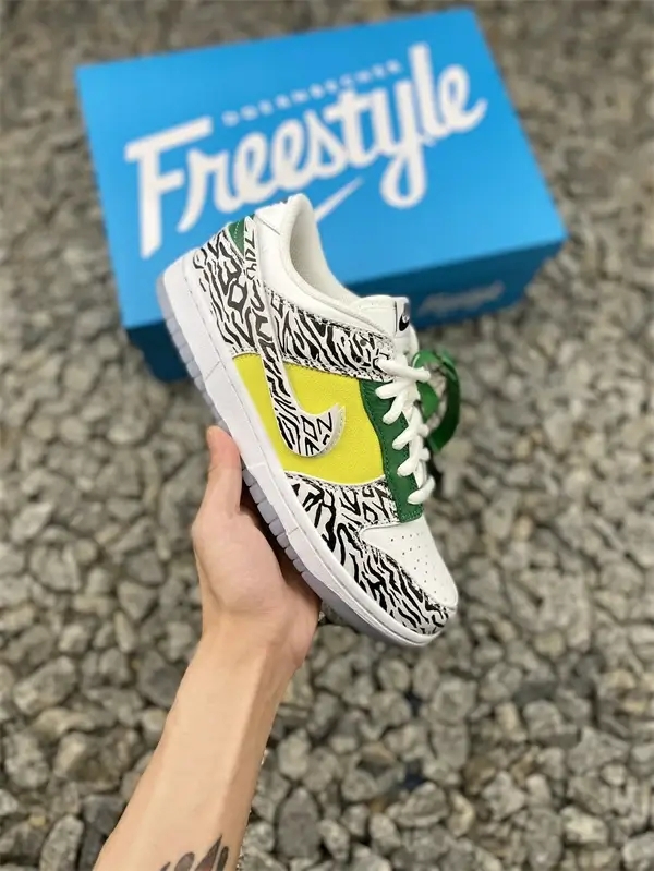 Dunk Low ' Doernbecher 2022 '