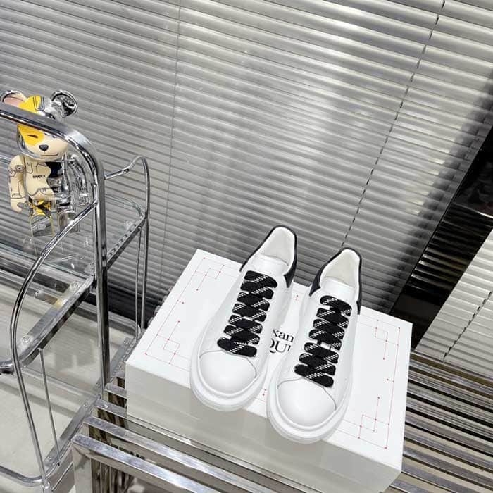 Oversized Sneaker