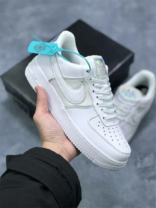 Air Force 1 ' 07 LV8 4 ' Triple White '