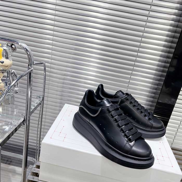 Oversized Sneaker