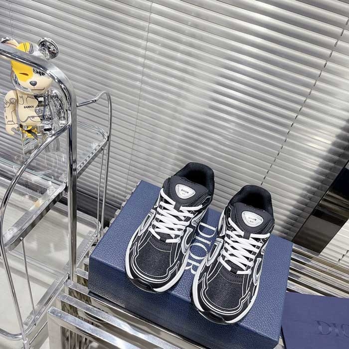 B30 Sneaker