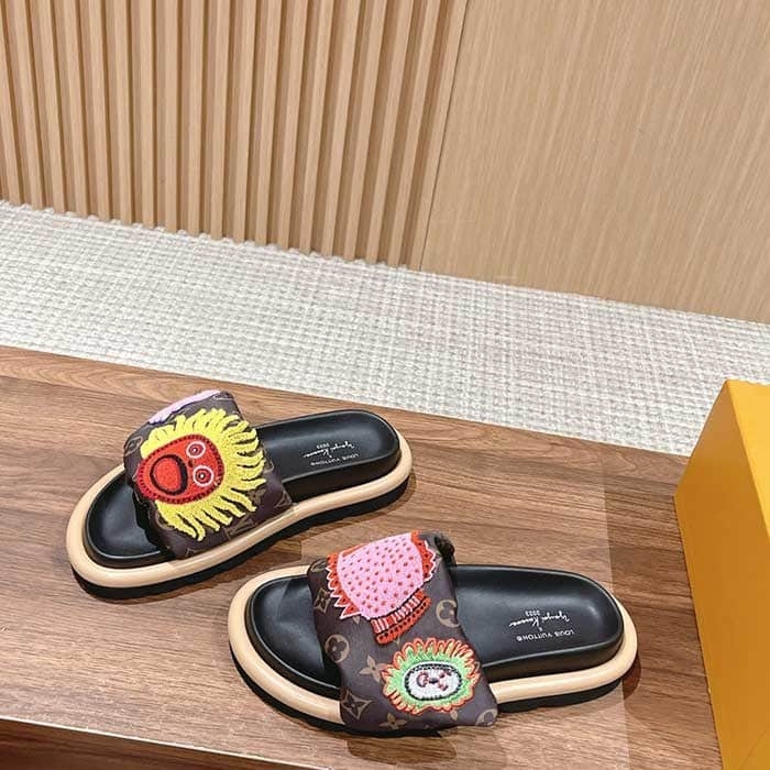Wmns Pool Pillow Flat Comfort Mule x Yayoi Kusama