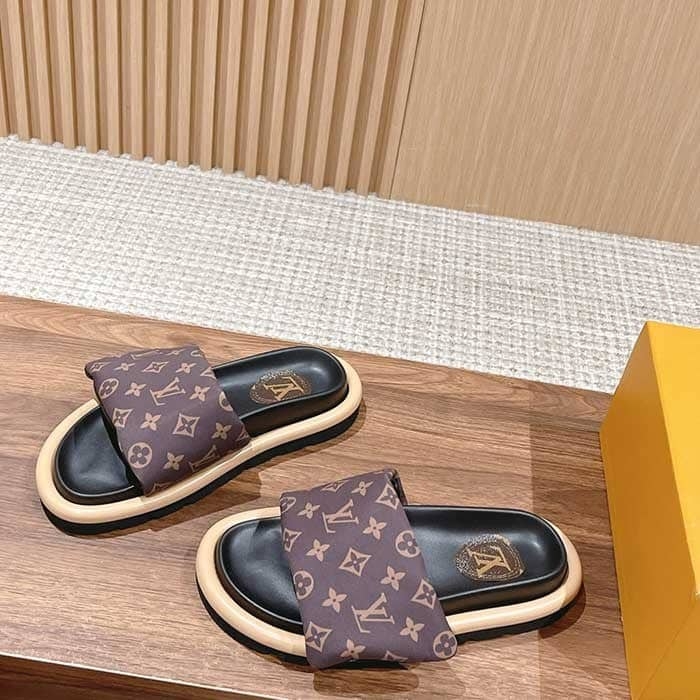 Wmns Pool Pillow Flat Comfort Mule
