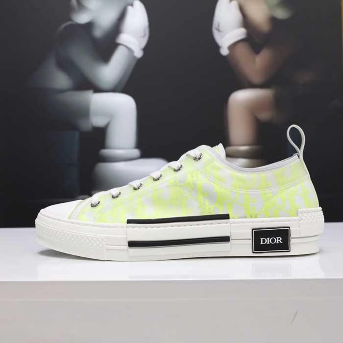 B23 Low Top Sneaker