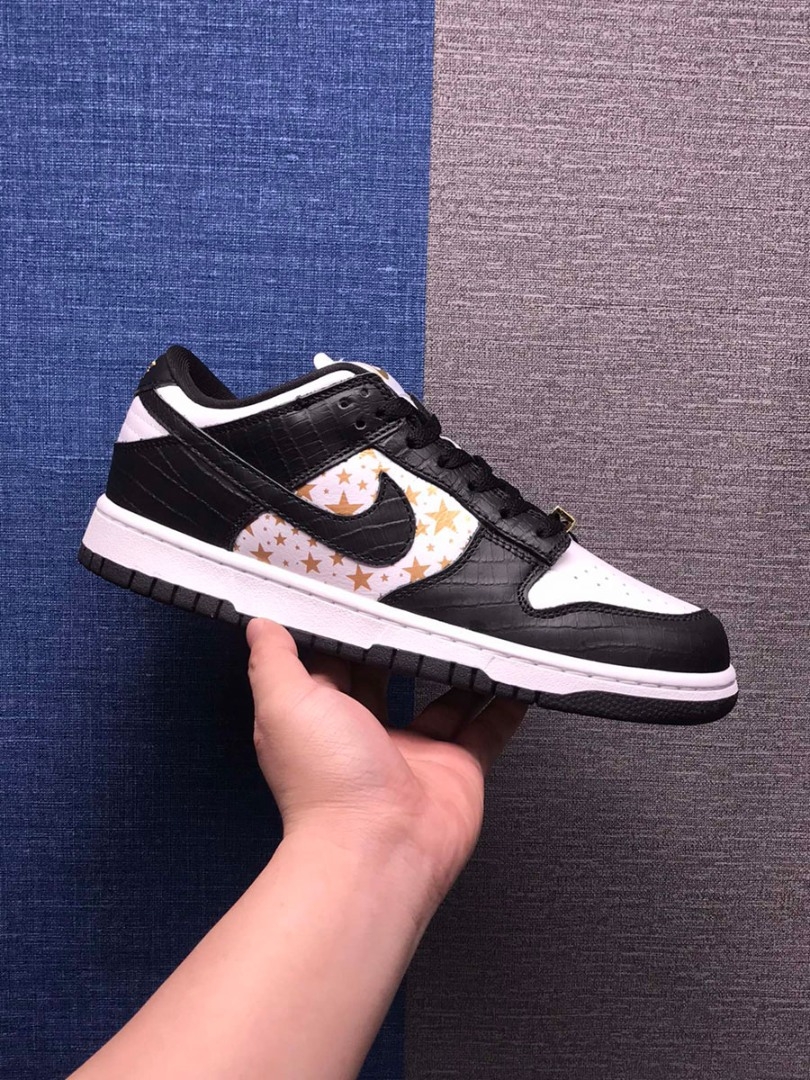 Supreme x Dunk Low OG SB QS ' Black '