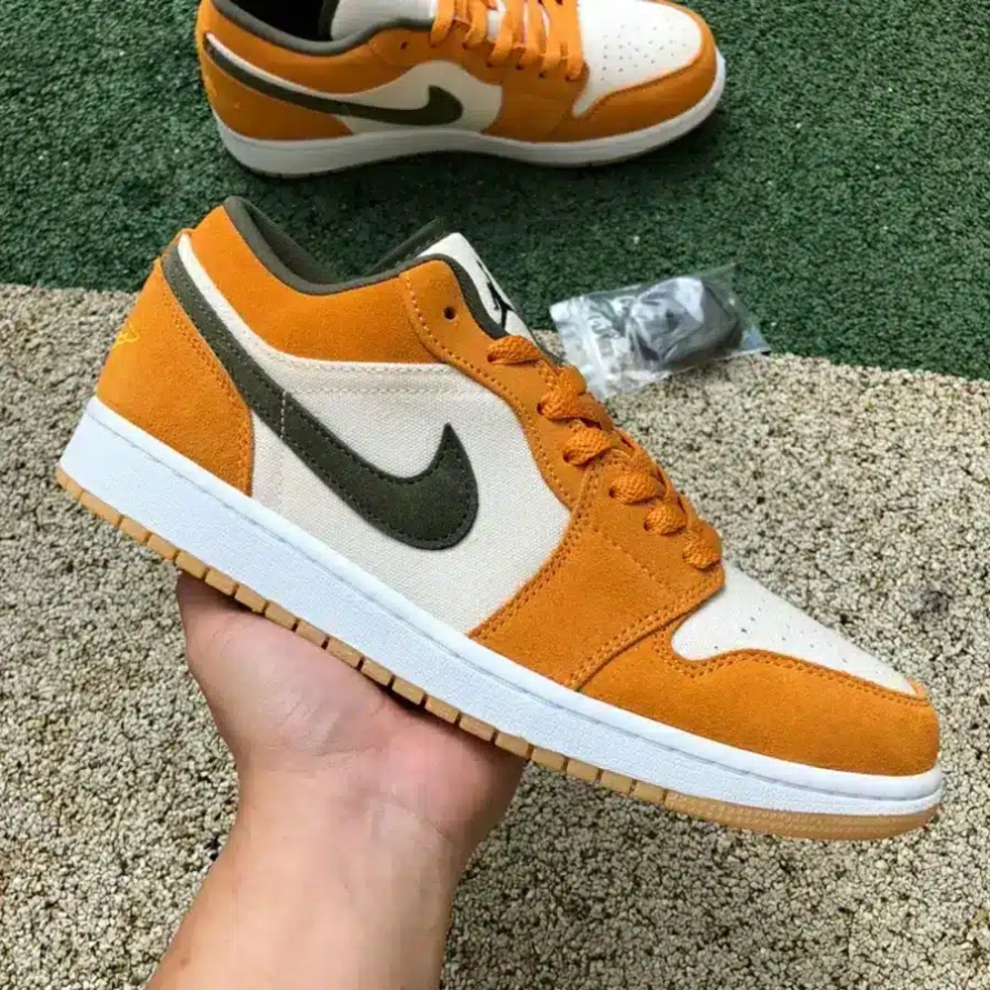 JORDAN 1 LOW SE ' LIGHT CURRY '