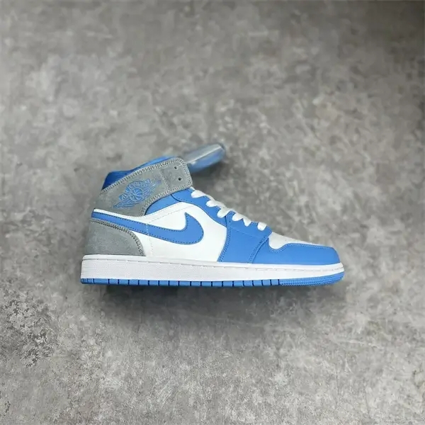 JORDAN 1 MID SE ' UNIVERSITY BLUE '