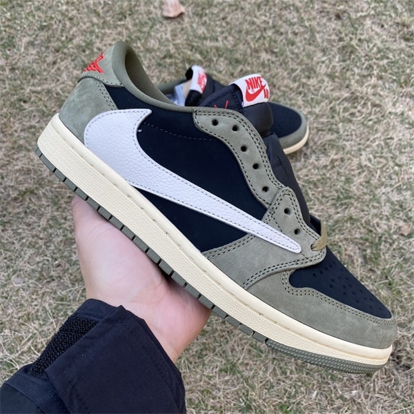 TRAVIS SCOTT X JORDAN 1 LOW OG SP ' BLACK OLIVE '