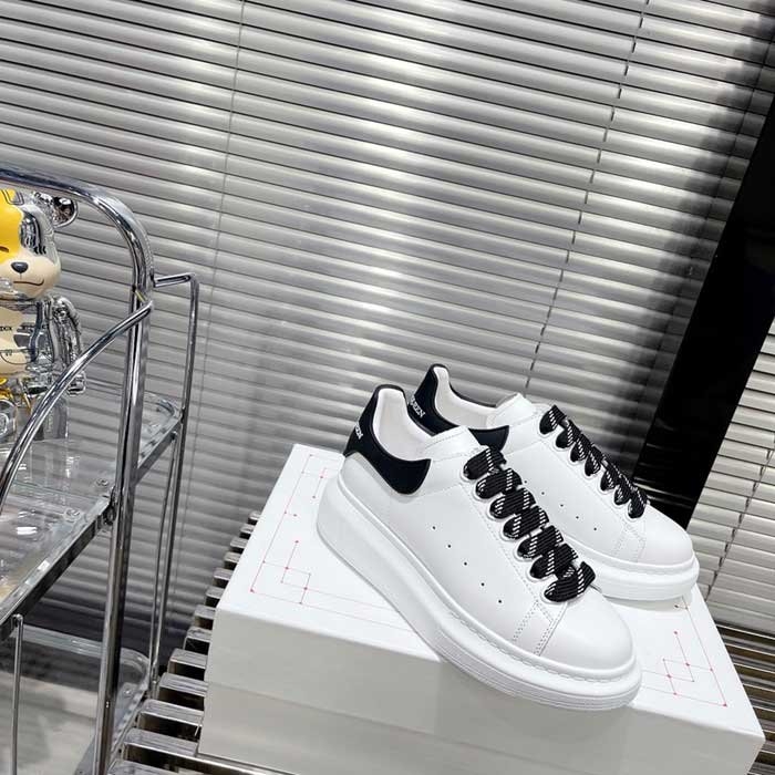 Oversized Sneaker