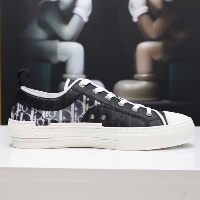 B23 Low Top Sneaker