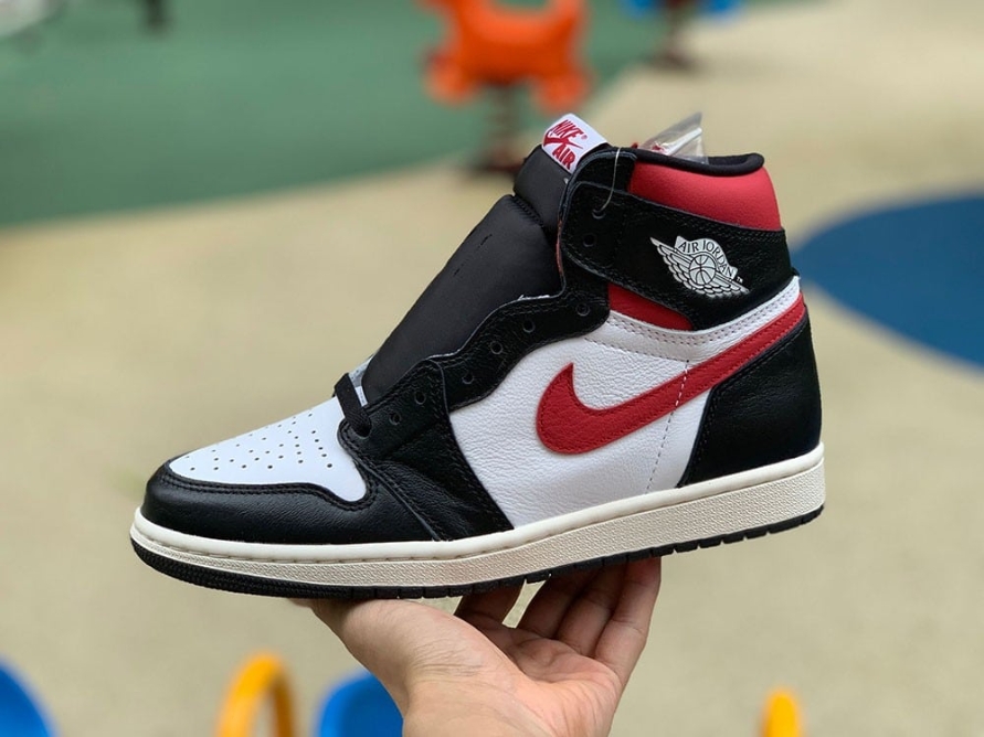 Jordan 1 Retro High OG ' Gym Red '